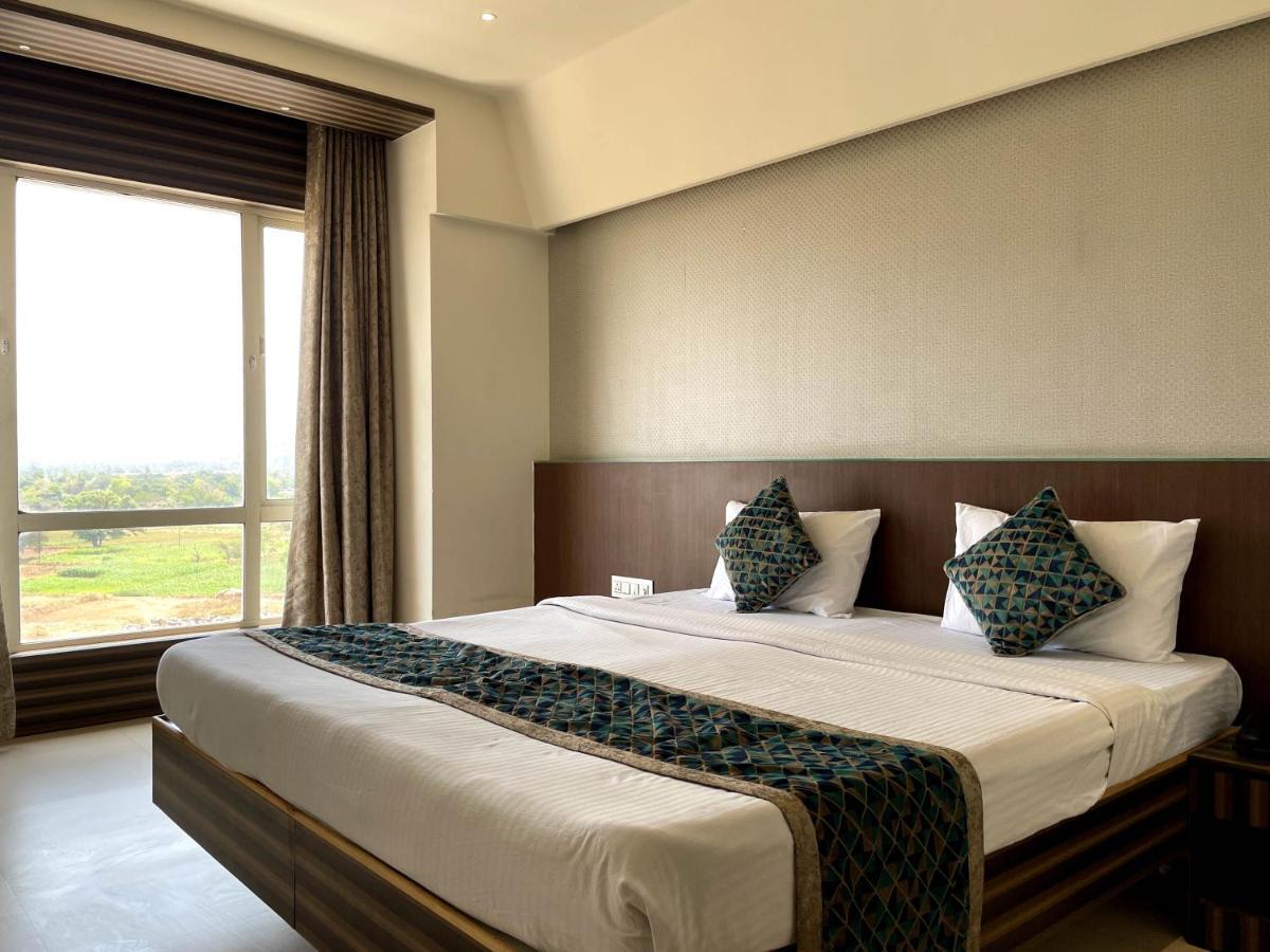 Hotel Grand Parivaar Igatpuri Eksteriør bilde